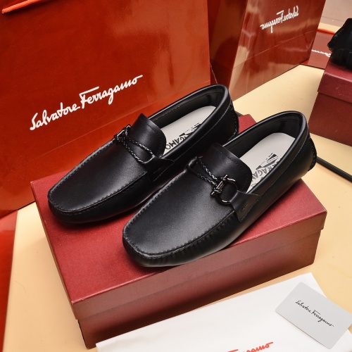Salvatore Ferragamo Leather Shoes For Men #1016987