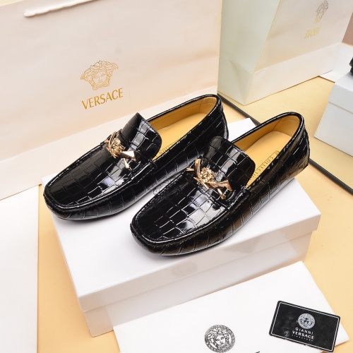 Versace Leather Shoes For Men #1017068