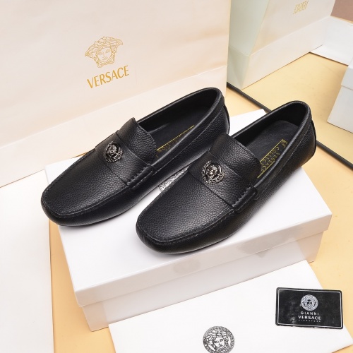 Versace Leather Shoes For Men #1017074