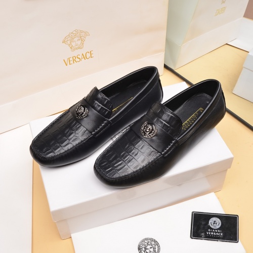 Versace Leather Shoes For Men #1017075