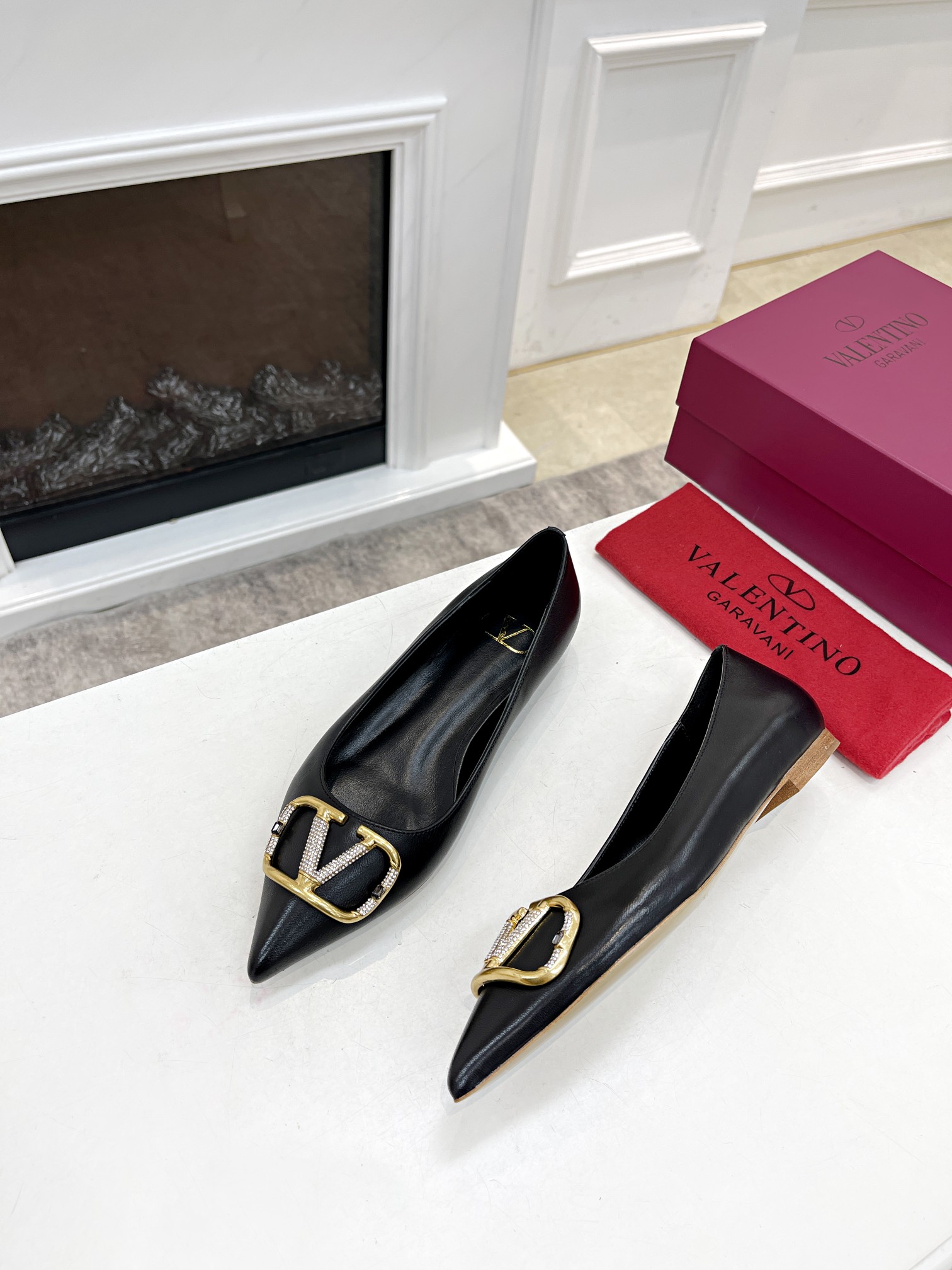 Valentino Flat Shoes For Women 1014131 96.00 USD, Wholesale Replica