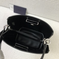 $92.00 USD Prada AAA Quality Messeger Bags For Women #1006404