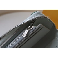 $98.00 USD Louis Vuitton AAA Quality Wallets #1011897