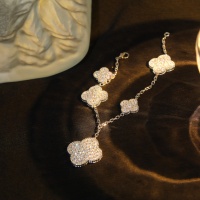 $80.00 USD Van Cleef & Arpels Bracelet For Women #1013412