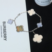 $88.00 USD Van Cleef & Arpels Bracelet For Women #1013415
