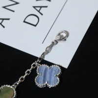 $88.00 USD Van Cleef & Arpels Bracelet For Women #1013415
