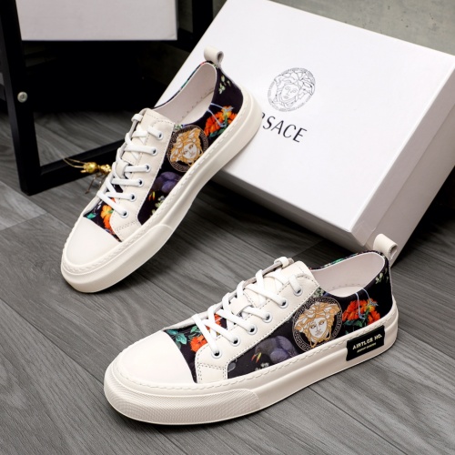 Versace Casual Shoes For Men #1018614