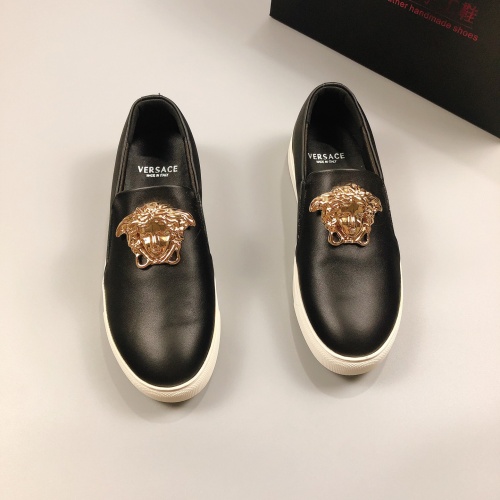 Versace Casual Shoes For Men #1018839