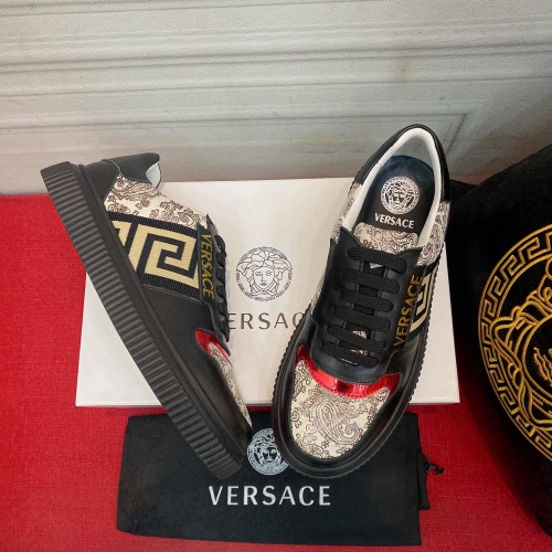 Versace Casual Shoes For Men #1020157