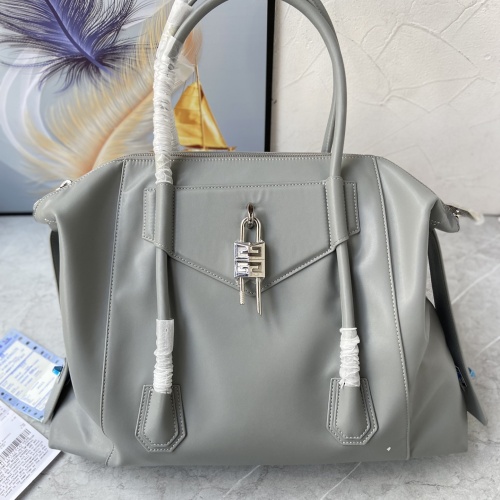 Givenchy AAA Quality Handbags For Women #1021129