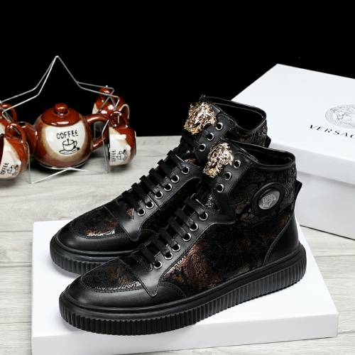 Versace High Tops Shoes For Men #1021168