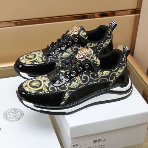 Versace Casual Shoes For Men #1022701