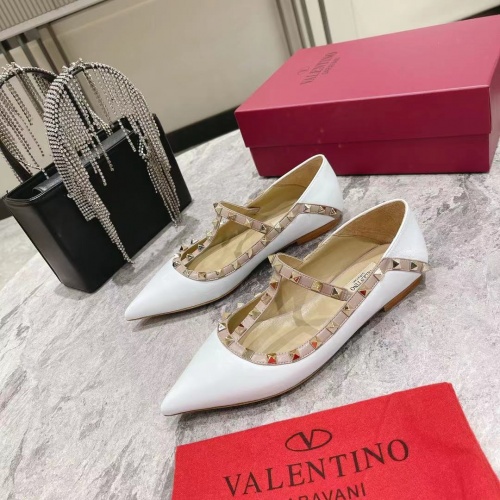 Valentino Flat Shoes For Women #1024331