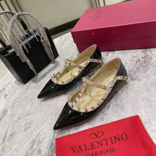 Valentino Flat Shoes For Women #1024336