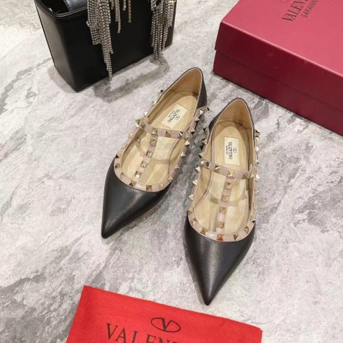 Valentino Flat Shoes For Women #1024337