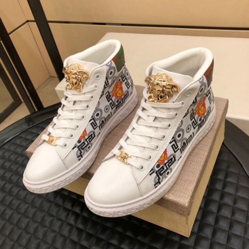 Versace High Tops Shoes For Men #1024667