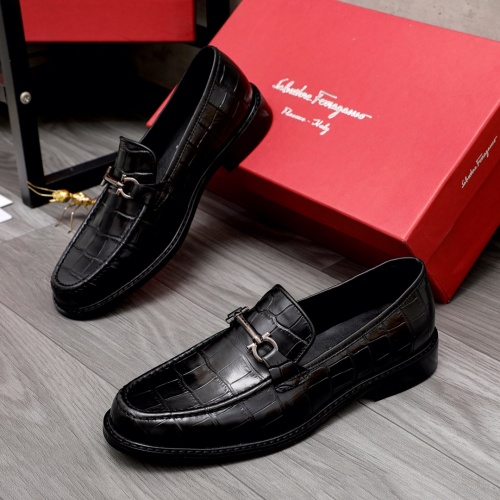 Salvatore Ferragamo Leather Shoes For Men #1024884