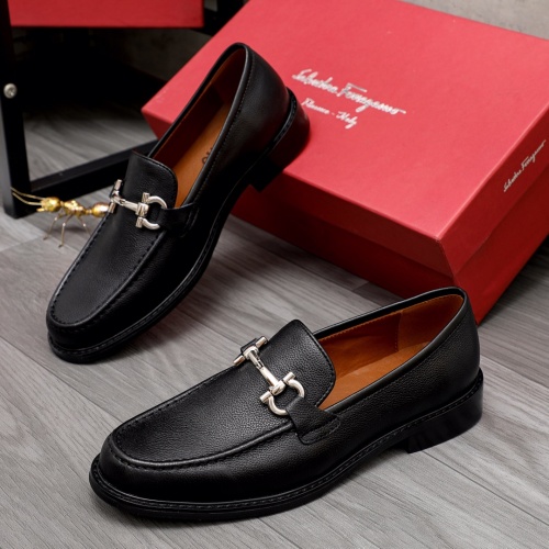 Salvatore Ferragamo Leather Shoes For Men #1024888