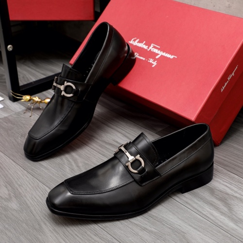 Salvatore Ferragamo Leather Shoes For Men #1024890