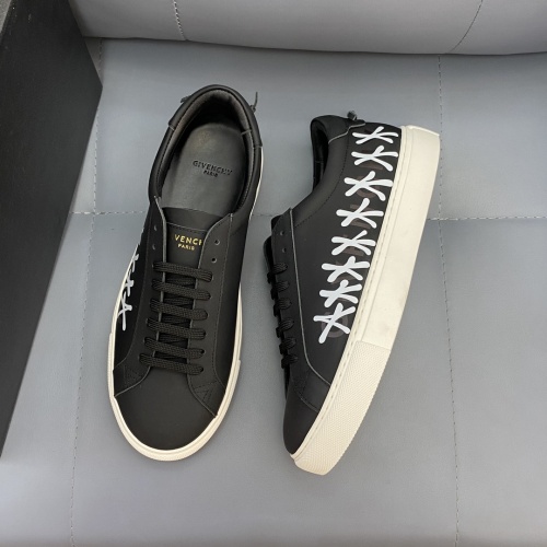 Givenchy Casual Shoes For Men #1025057