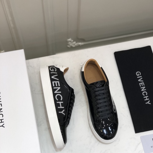 Givenchy Casual Shoes For Men #1025070