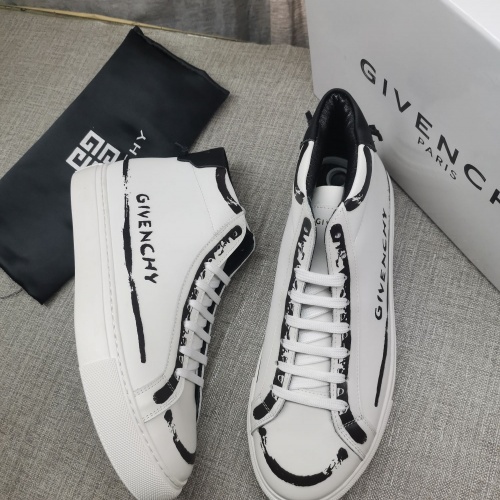 Givenchy High Tops Shoes For Men #1025092