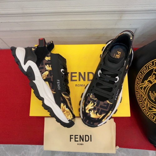 Versace Casual Shoes For Men #1025166