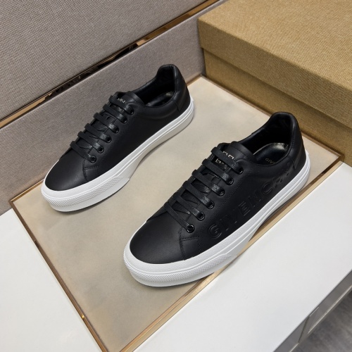 Givenchy Casual Shoes For Men #1025185