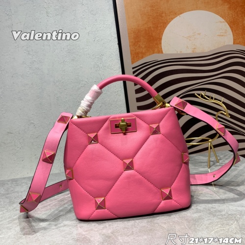Valentino AAA Quality Messenger Bags For Women #1025405