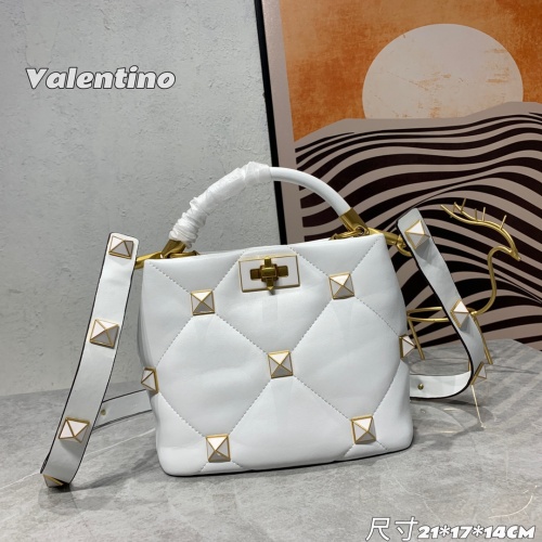 Valentino AAA Quality Messenger Bags For Women #1025406