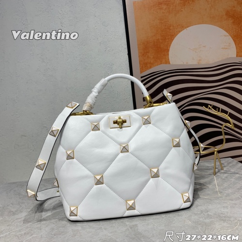 Valentino AAA Quality Messenger Bags For Women #1025410
