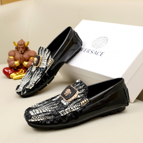 Versace Leather Shoes For Men #1026896