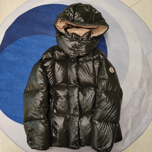 Moncler Down Feather Coat Long Sleeved For Women #1027016