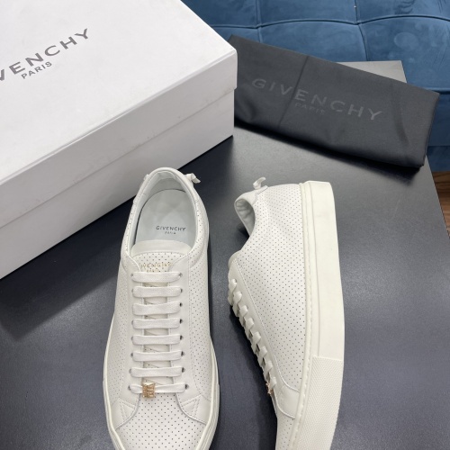 Givenchy Casual Shoes For Men #1027896