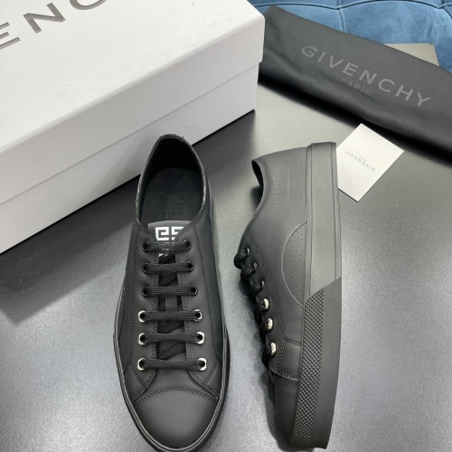 Givenchy Casual Shoes For Men #1027902