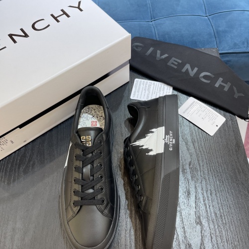Givenchy Casual Shoes For Men #1027908