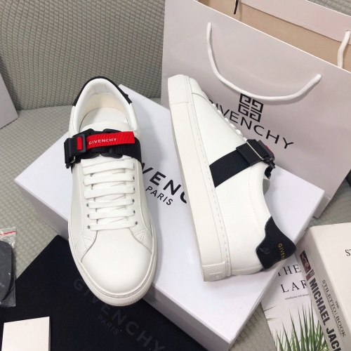 Givenchy Casual Shoes For Men #1027912