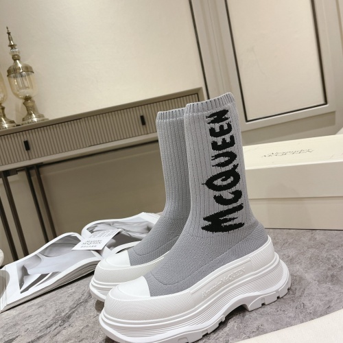Alexander McQueen Boots For Women #1028655