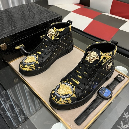 Versace High Tops Shoes For Men #1028726