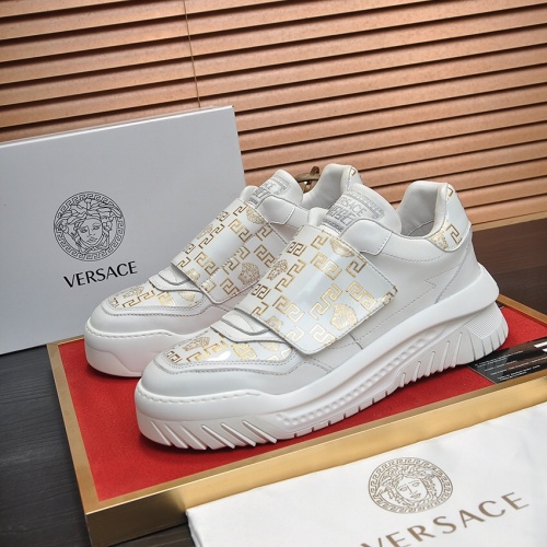 Versace Casual Shoes For Men #1028803