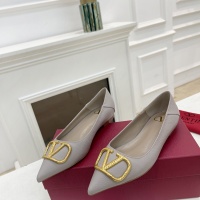$92.00 USD Valentino Flat Shoes For Women #1019956