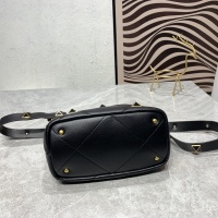 $122.00 USD Valentino AAA Quality Messenger Bags For Women #1025403