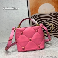 $122.00 USD Valentino AAA Quality Messenger Bags For Women #1025405