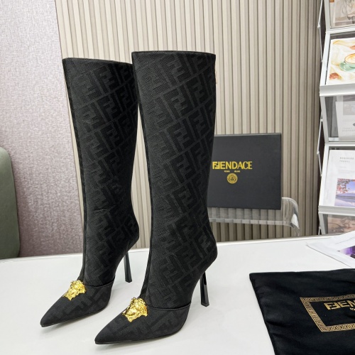 Versace Boots For Women #1029410