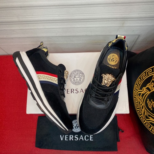 Versace Casual Shoes For Men #1029654