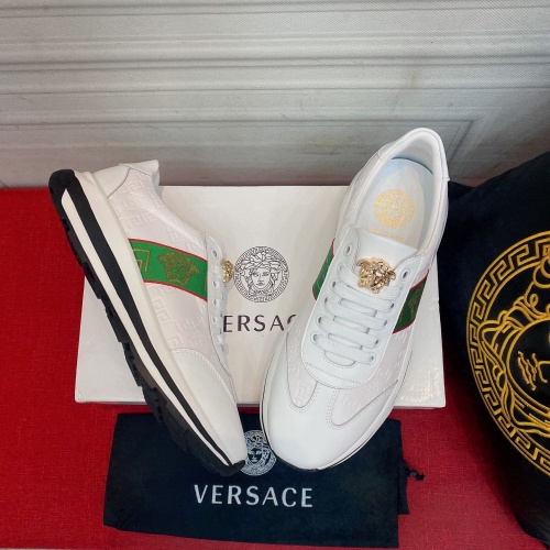 Versace Casual Shoes For Men #1029655