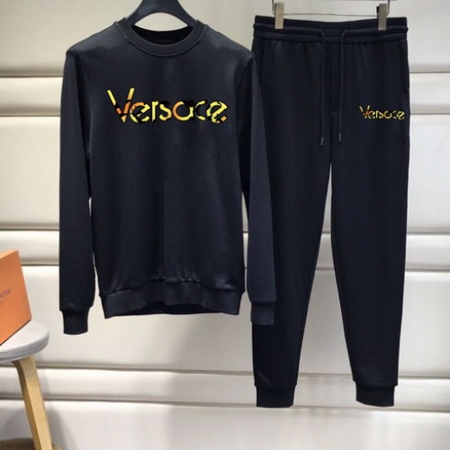 Versace Tracksuits Long Sleeved For Men #1031760