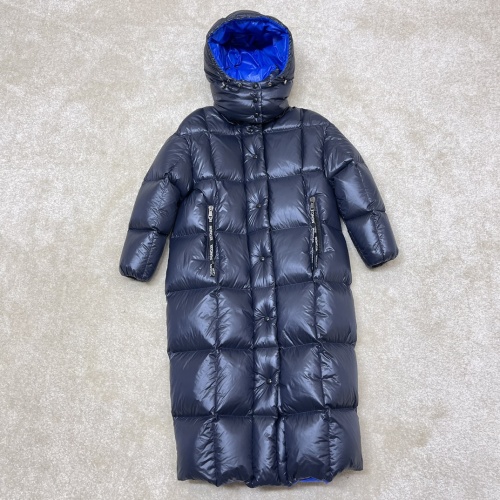 Moncler Down Feather Coat Long Sleeved For Women #1032065