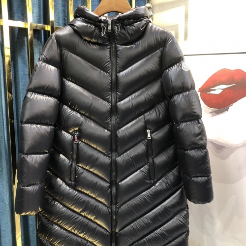 Moncler Down Feather Coat Long Sleeved For Women #1032190