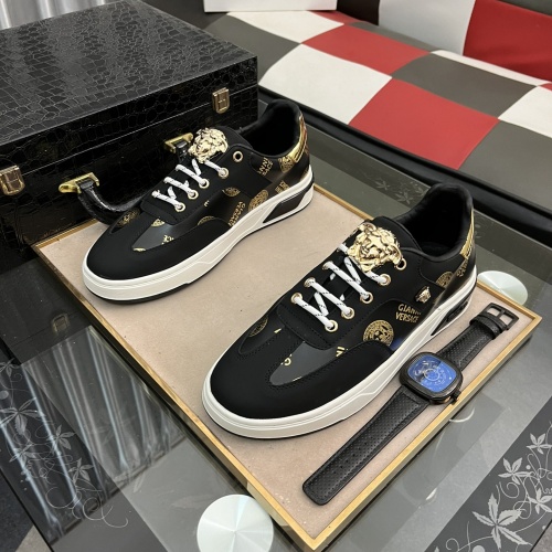 Versace Casual Shoes For Men #1034497